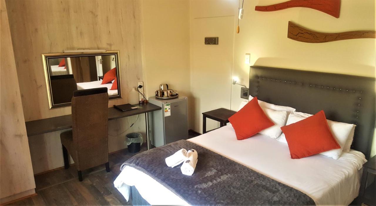 Premiere Guesthouse Bloemfontein Buitenkant foto