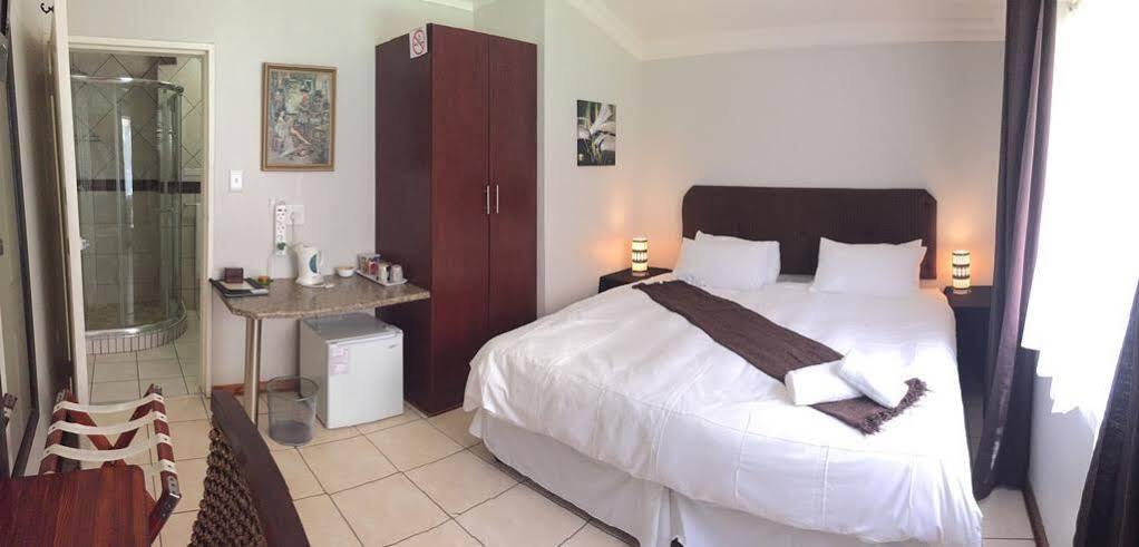 Premiere Guesthouse Bloemfontein Buitenkant foto