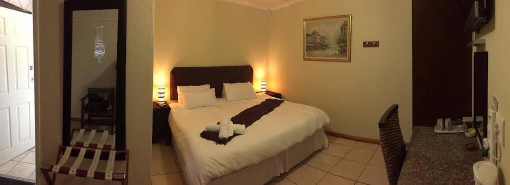 Premiere Guesthouse Bloemfontein Buitenkant foto