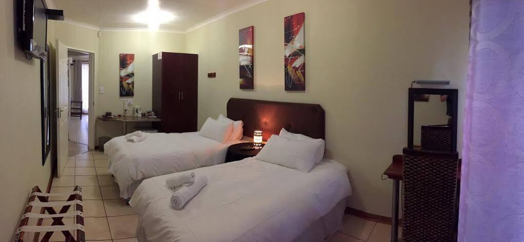 Premiere Guesthouse Bloemfontein Buitenkant foto